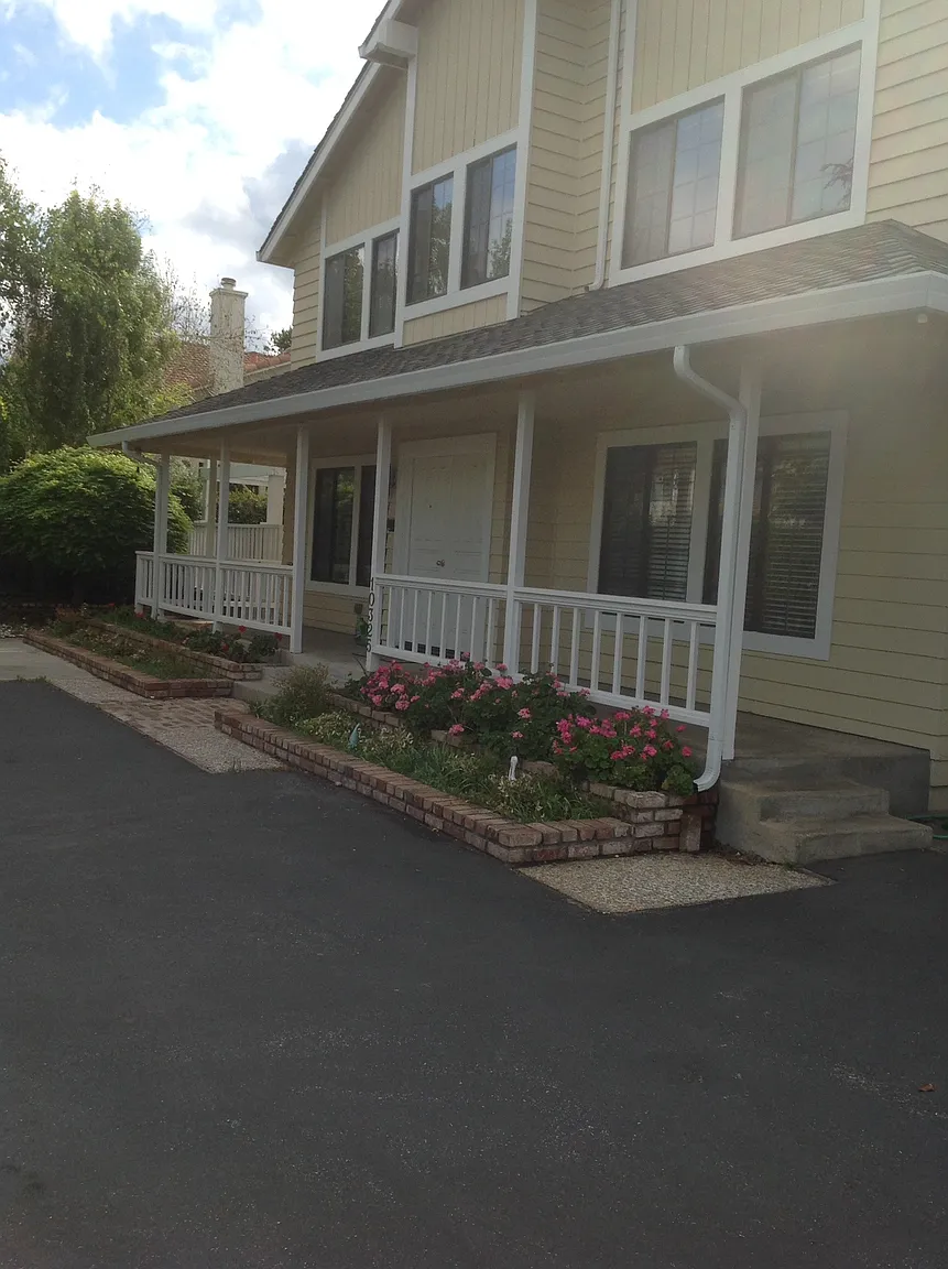 10325 Tula Ln photo 1