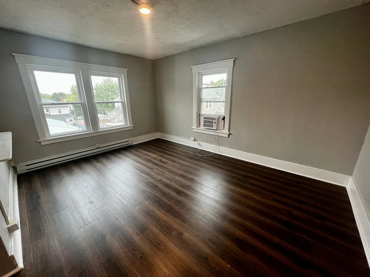 ZB - 208 Scott St — Photo 3