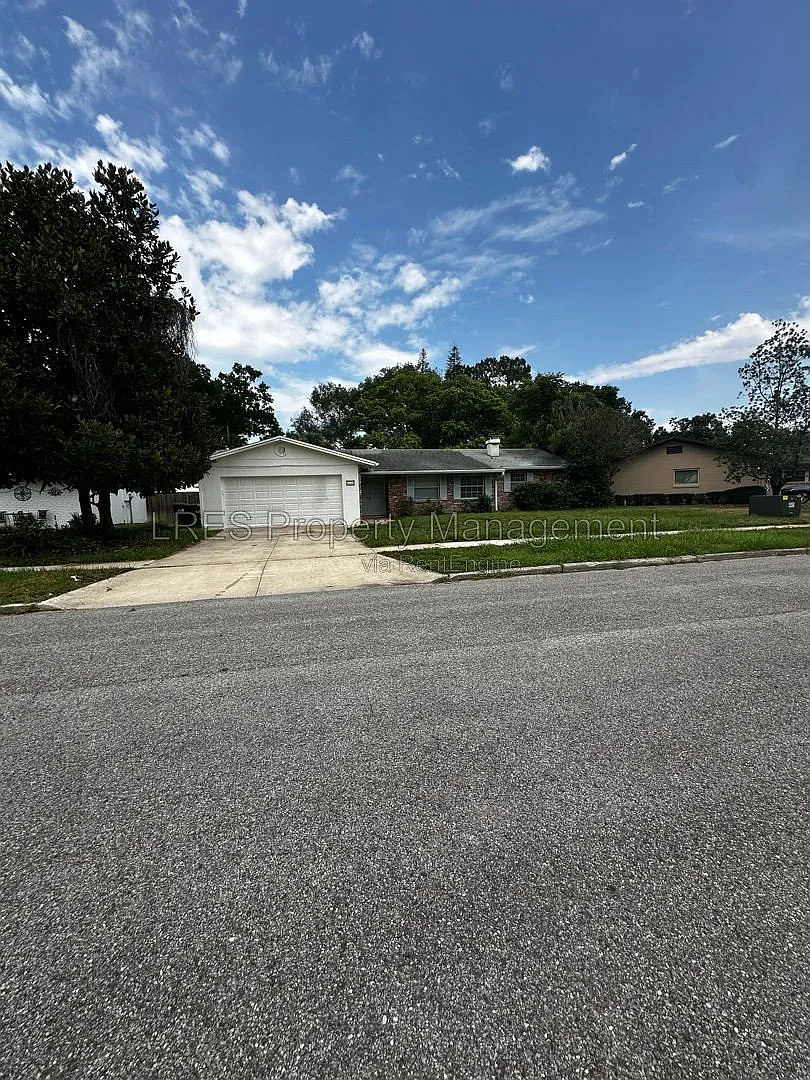 4 bed, 3.0 bath, 1835 sqft, $2,800 — Photo 2