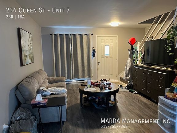 3rd image of 236 Queen St Unit 7