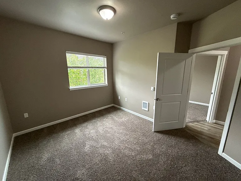 Hawthorne Place Apartments — Photo 21