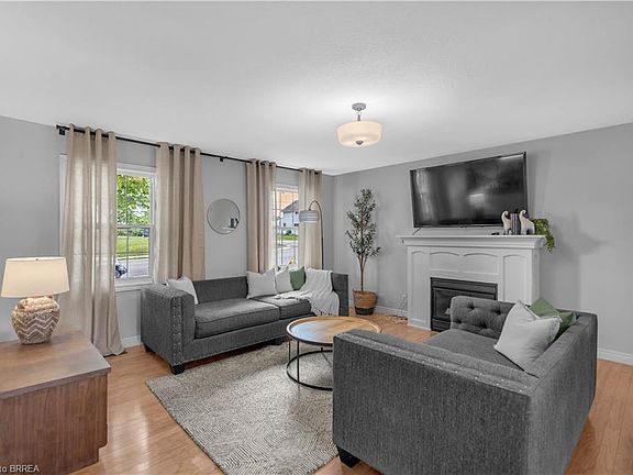 5th image of 5 Walpole Dr