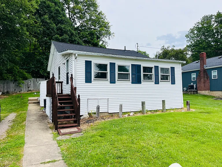 385 Lake Shore Blvd — Photo 9