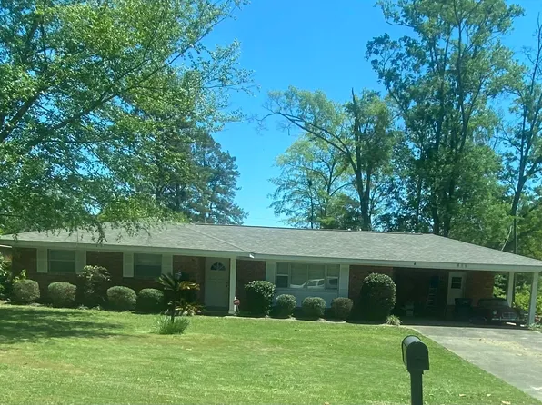 106 Springhill Dr, Hattiesburg, MS 39402