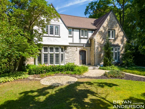 1749 Alexander St SE, Grand Rapids, MI 49506