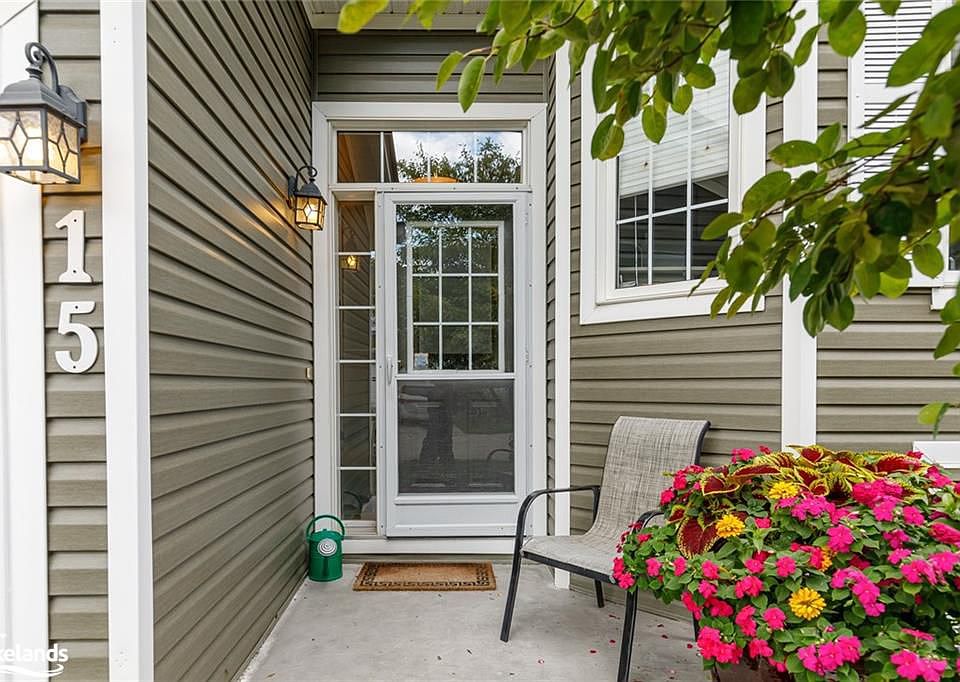 1st image of 15 Green Briar Dr