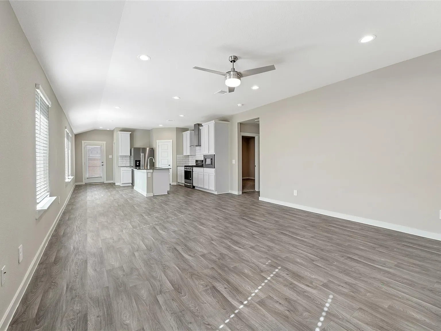 3 bed, 2.0 bath, 1546 sqft, $2,350 — Photo 4