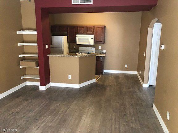 4th image of 5166 S Jones Blvd Unit 102