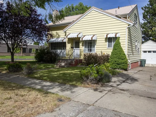 907 4th St, La Grande, OR 97850