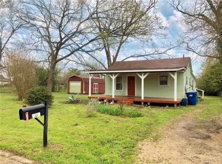 409 E 6th St, Elgin, TX 78621