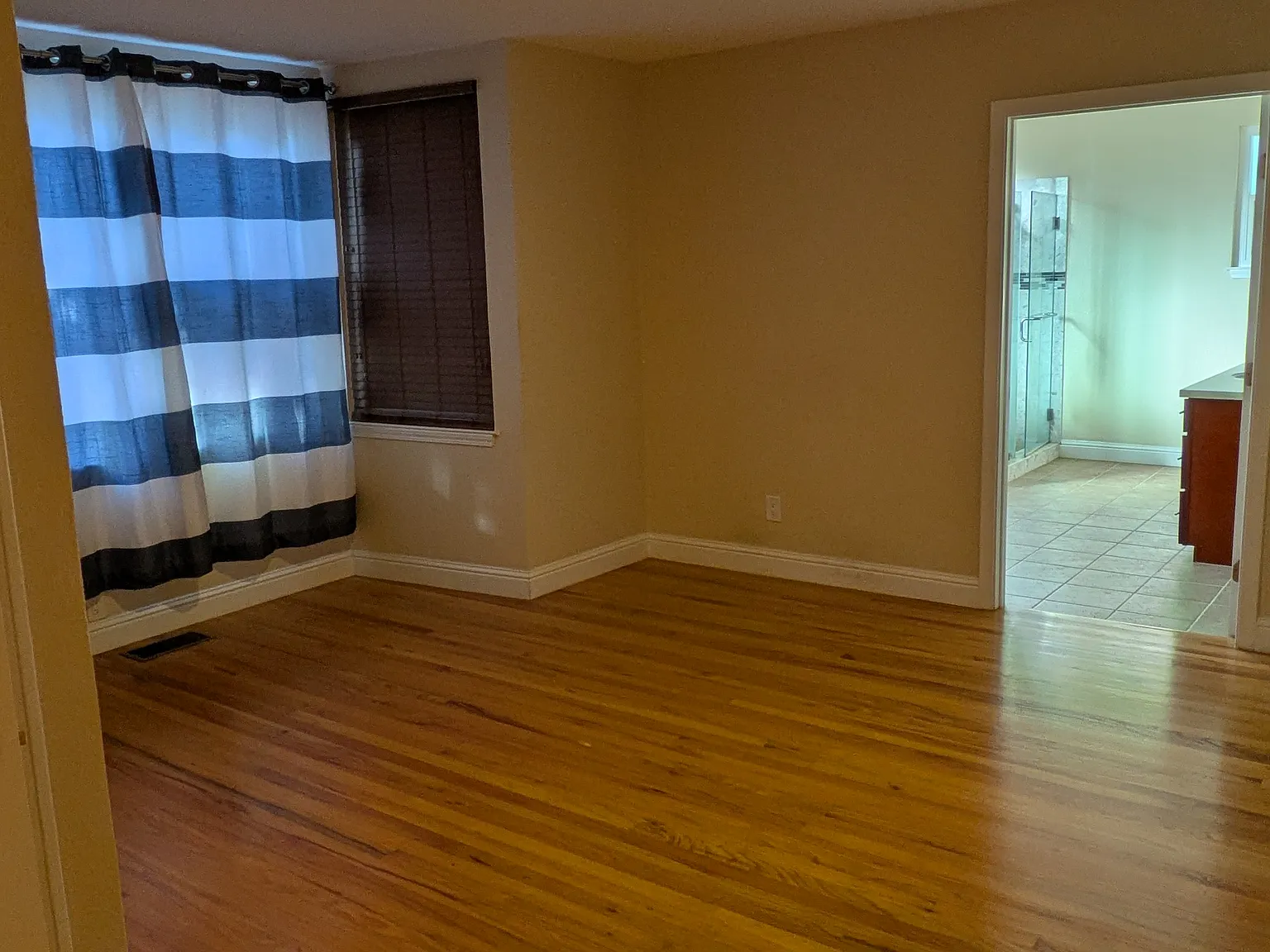 3 bed, 1314 sqft, $4,500 — Photo 3