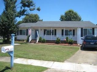 940 Levee Ln, Chesapeake, VA 23323