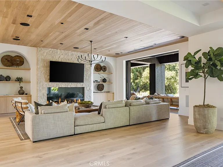 24341 Rolling View Rd — Photo 10
