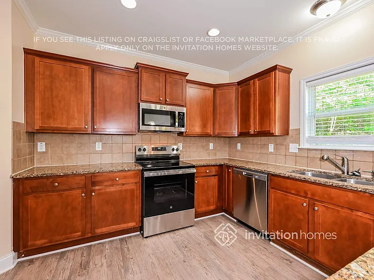 2116 Leafmore Ct — Photo 6