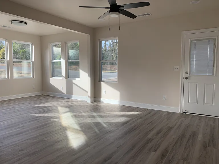 1020 Concord Ave — Photo 8