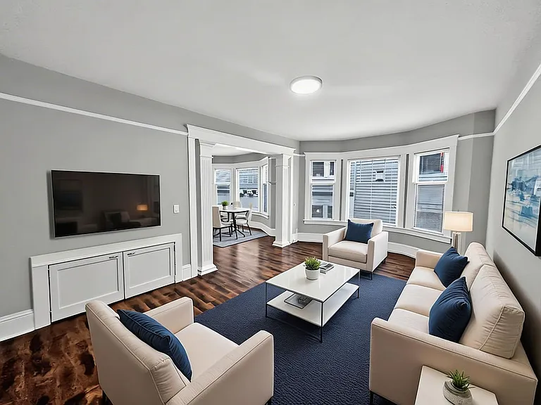 Hillcrest Manor — Photo 13