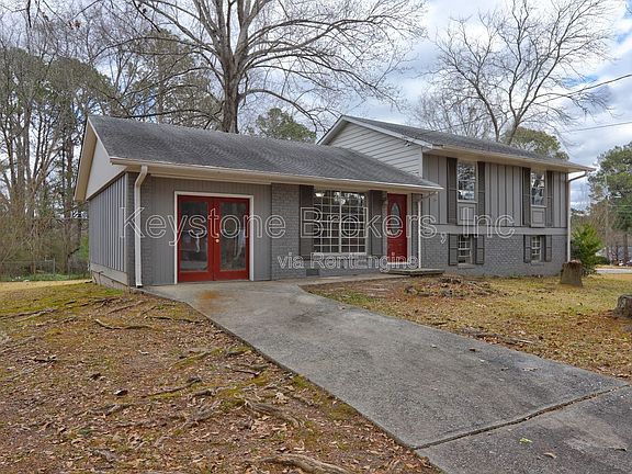 3rd image of 70 Jonathan Rd