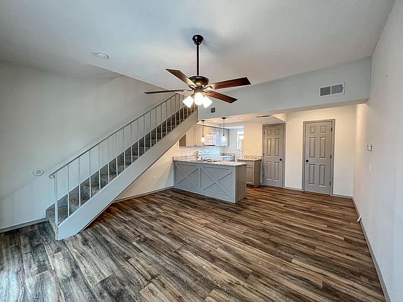 4th image of 2323 E Cherry St #F