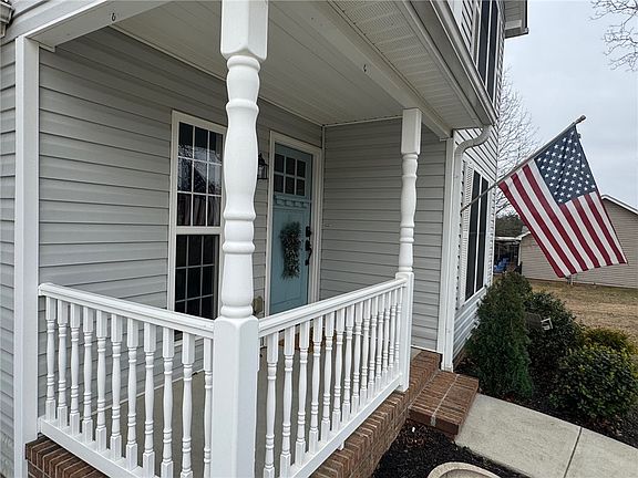 4th image of 226 Brook Way