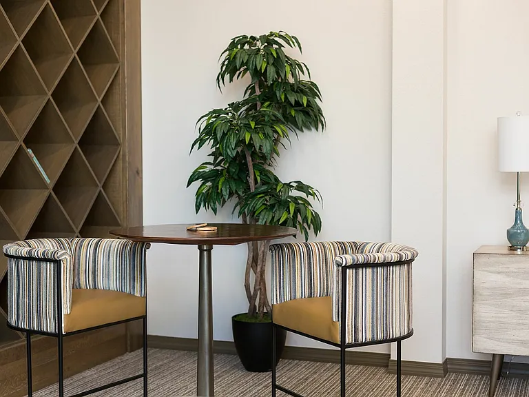 Leasing Center 4