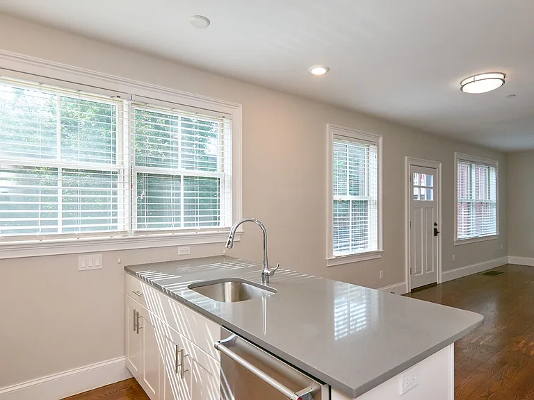 181 Putnam Ave — Photo 5