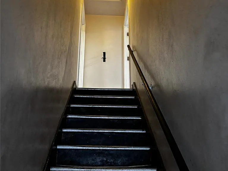 412 Oak St #1 — Photo 2