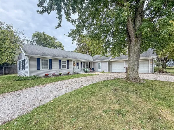 620 Walnut St, Humboldt, IL 61931