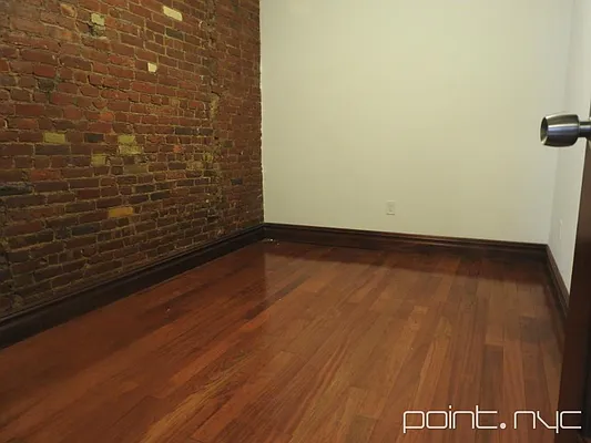 Rented by Point NYC | media 35