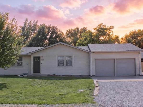 201 N Pratt St, Mount Hope, KS 67108