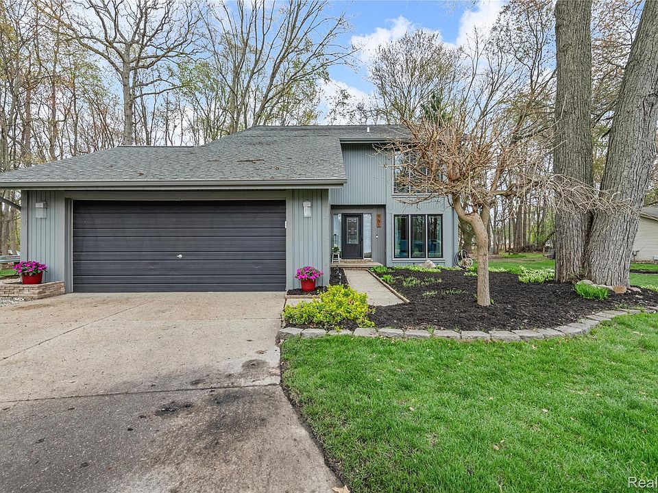 1st image of 961 Cedar Oaks Trl