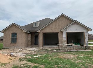 1715 Lakeway Dr, Cleburne, TX 76033