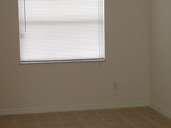 5th image of 2341 SW Lawford St