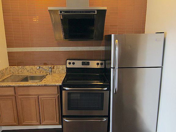 4th image of 3198 W 7th St