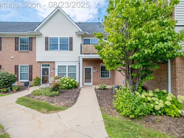 3383 Kneeland Cir, Howell, MI 48843