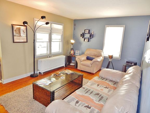 4th image of 3013 E Van Norman Ave