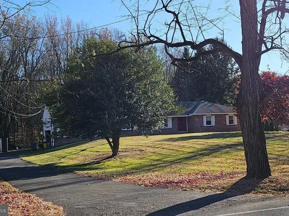 181 Edgebrook Rd, Robbinsville, NJ 08691