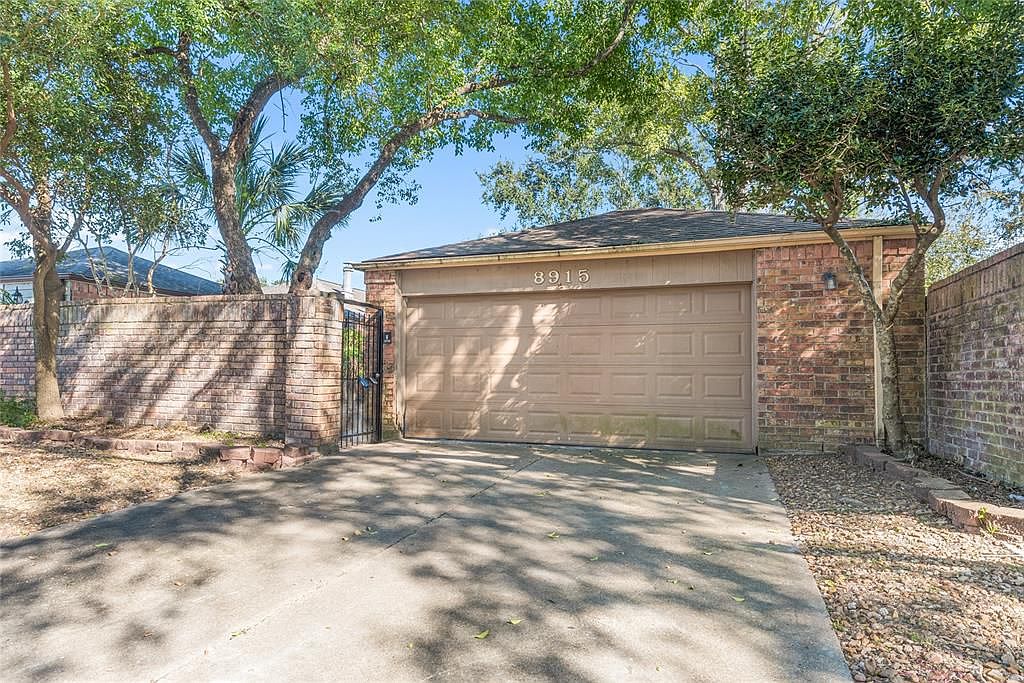 8915 Beau Monde Dr Houston TX 77099 Zillow