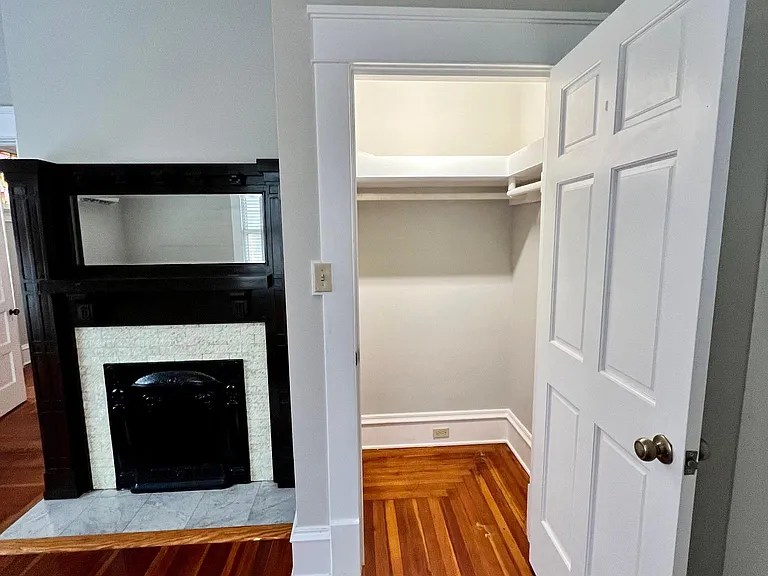 1188 W 4th St #1 — Photo 10