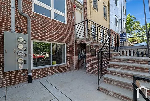 2 bed, 800 sqft, $1,575 — Photo 4