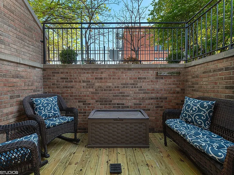 2430 W Iowa St #1 — Photo 8