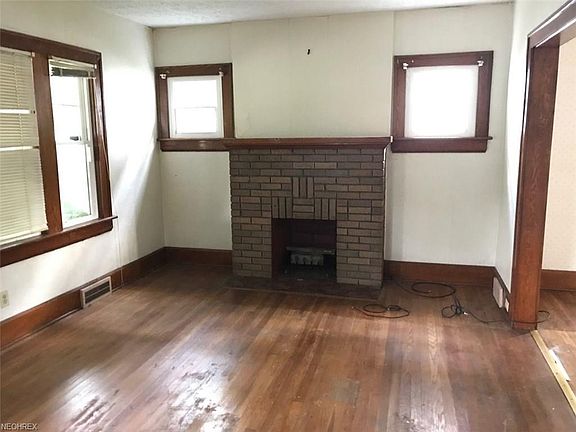 4th image of 1026 Dietz Ave