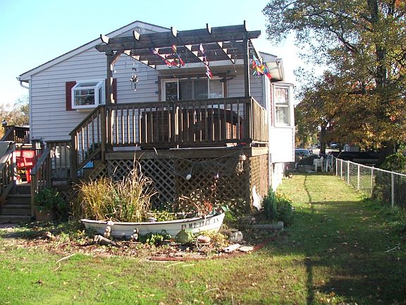 great view of water from jacuzzi on deck