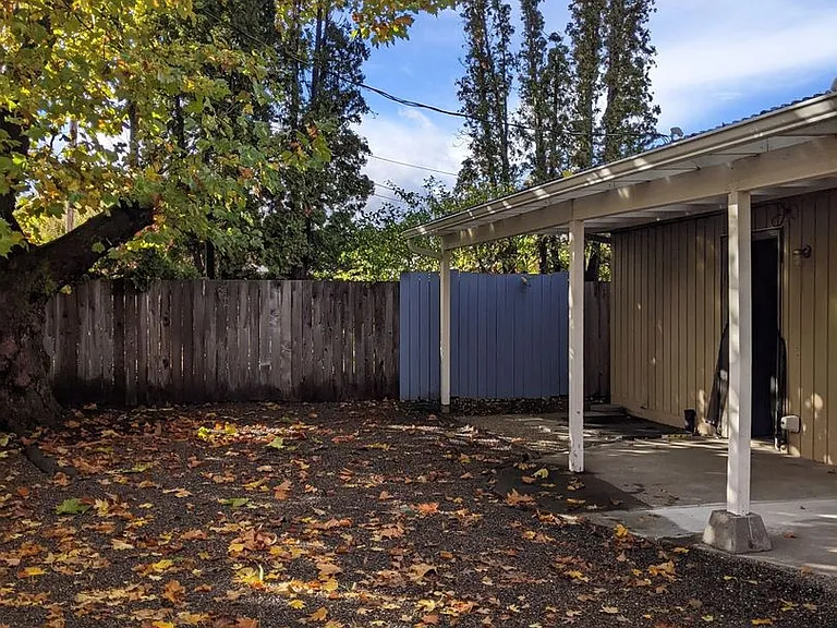 880 & 890 E 37th Ave — Photo 20