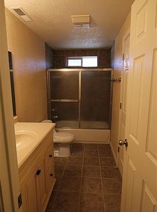 4th image of 740 Hornet Dr
