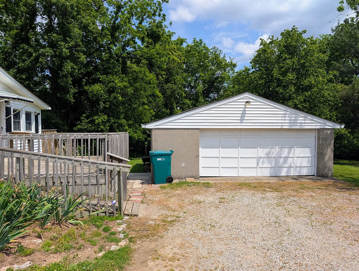Building Photo - 6109 Billtown Rd