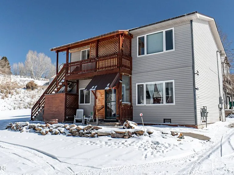380 E Topaz Ave — Photo 1