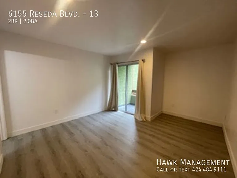 6155 Reseda Blvd #13 — Photo 11
