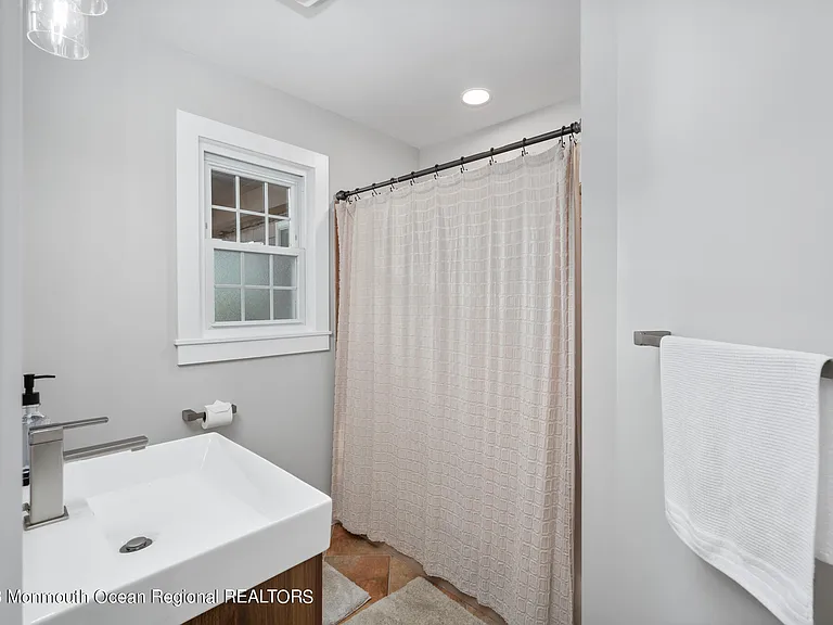 212 Helm Rd — Photo 23