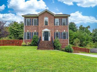 1025 Longview Rd, Roanoke, VA 24018