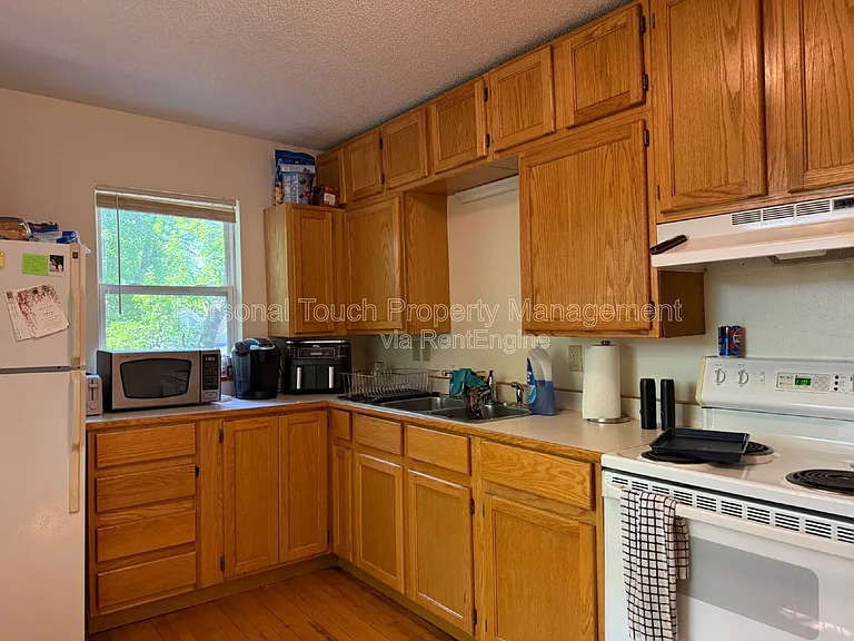411 4th Ave S #3 — Photo 6